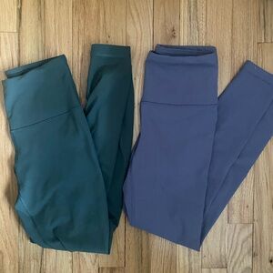 BUNDLE TWO PAIRS FOR ONE PRICE OF XS YOGALICIOUS CAPRI LEGGINGS GREAT CONDITION